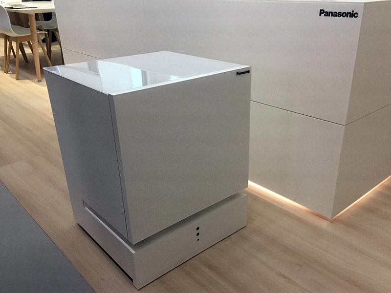 Робот-холодильник Panasonic 2017